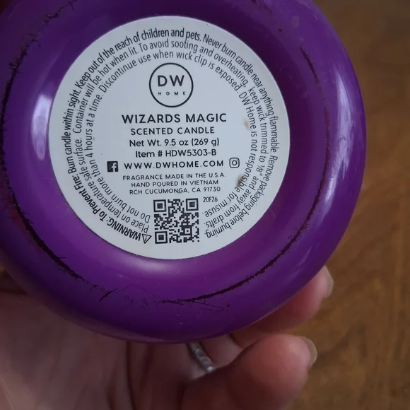 DW Home Purple Scented Candle - Wizard's Magic - Picture 2 of 3